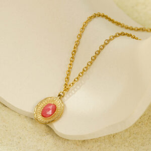 Vintage Oval Red Gemstone Pendant Antique Necklace for Women Crystal Retro Clavicle Chain Jewelry