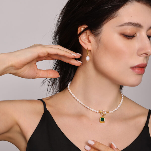 Women Emerald Green Birthstone Pendant Pearl Choker Necklace